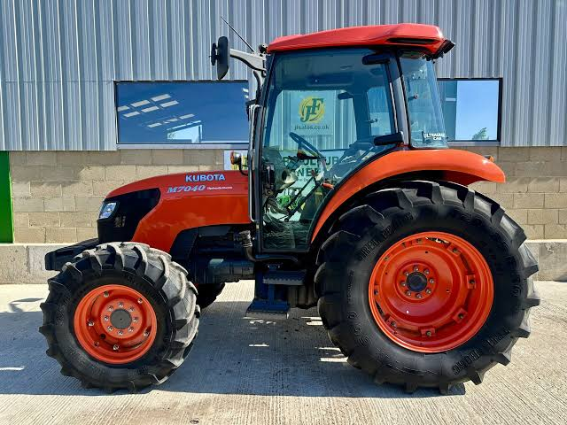 Kubota Grand L4240 4WD Heavy Tractor